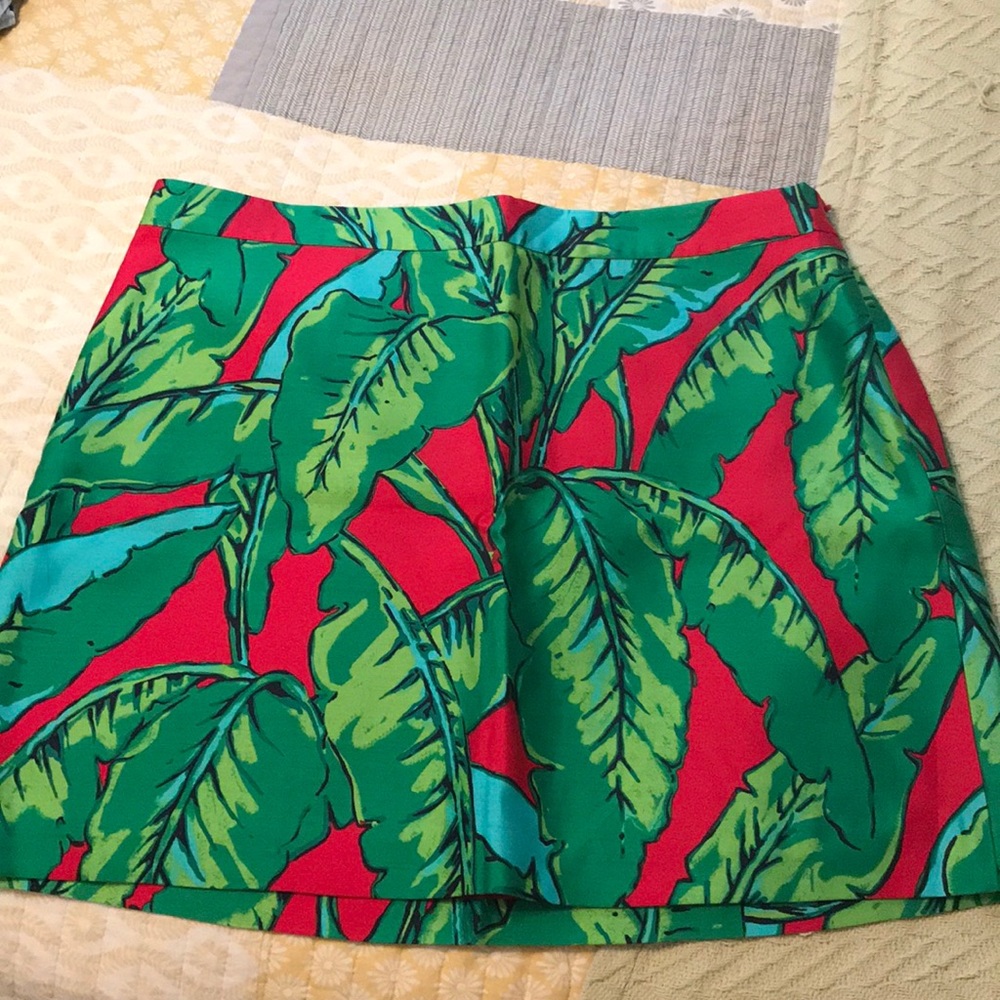 Vineyard Vines Tropical Leaf Print Skort in Green and Red